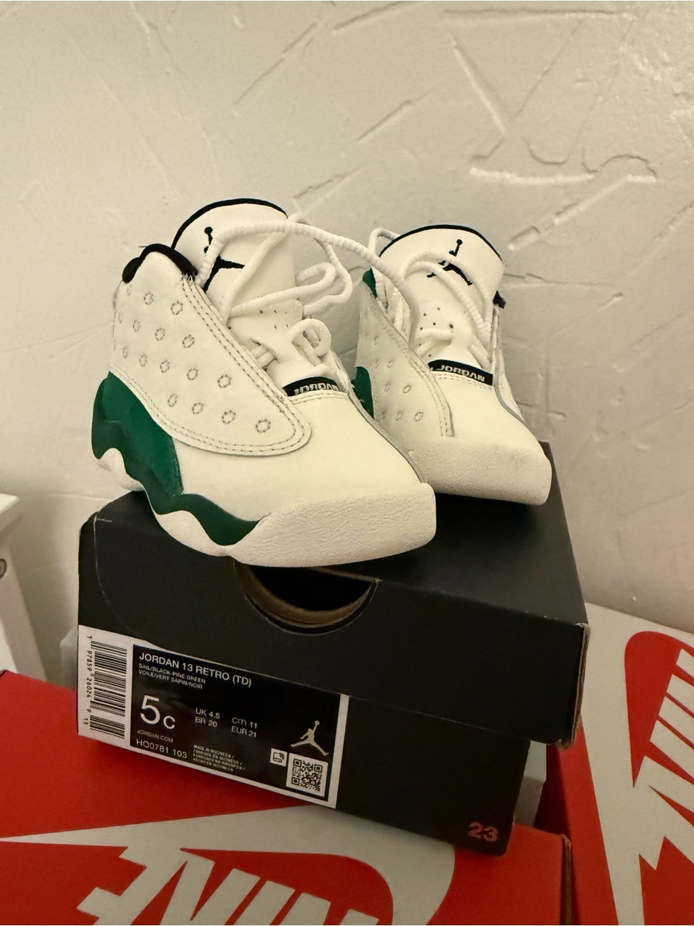 Jordan 13 Kids White and Green Retro Sneakers 5C